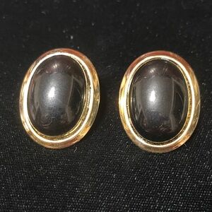 Elegant vintage Gold and Black Oval clip on Earrings